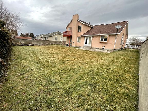 3rd image of 1329 W Parliament Ave
