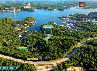 8 Royal Ct, Lake Ozark, MO 65049