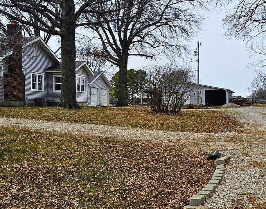 2nd image of 10304 Howard Rd