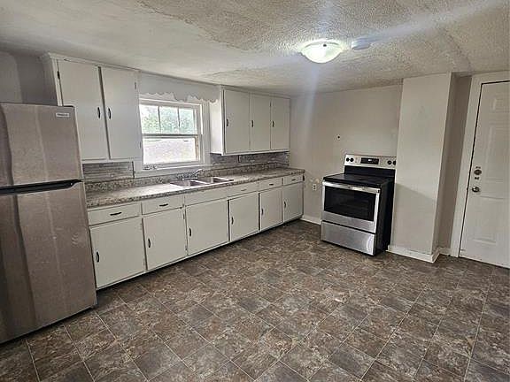 4th image of 82 Taylor Ave