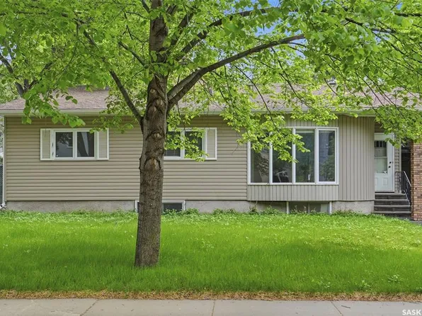 302 McKinnon AVENUE S, Saskatoon, SK S7N 1J5