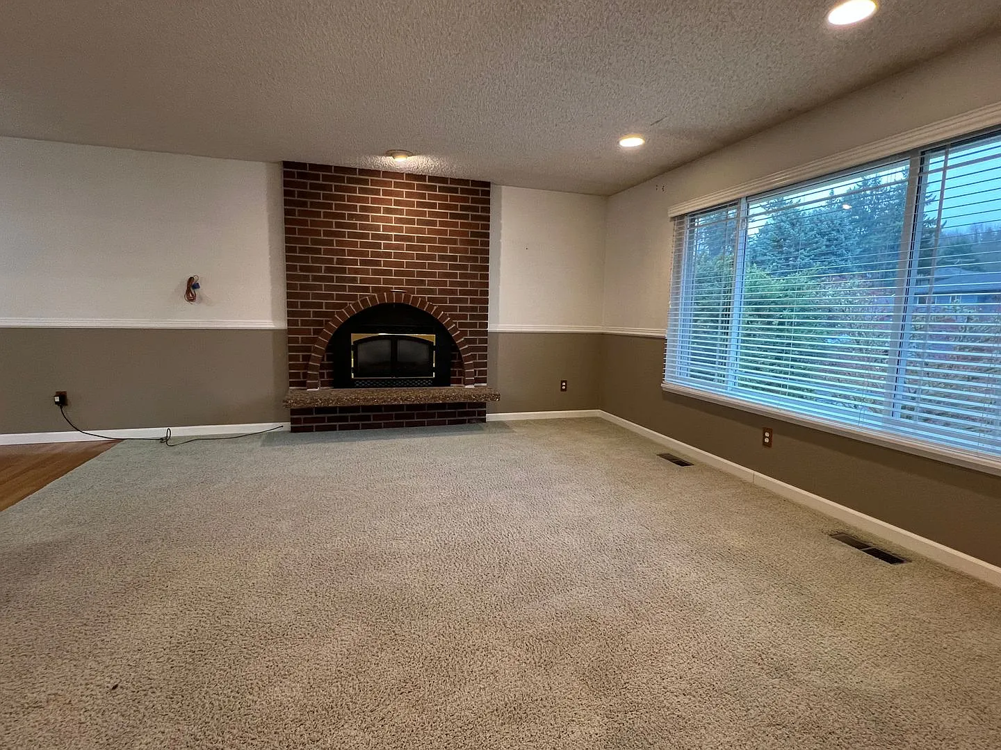 Charming 4 Bedroom Renton Home! — Photo 3