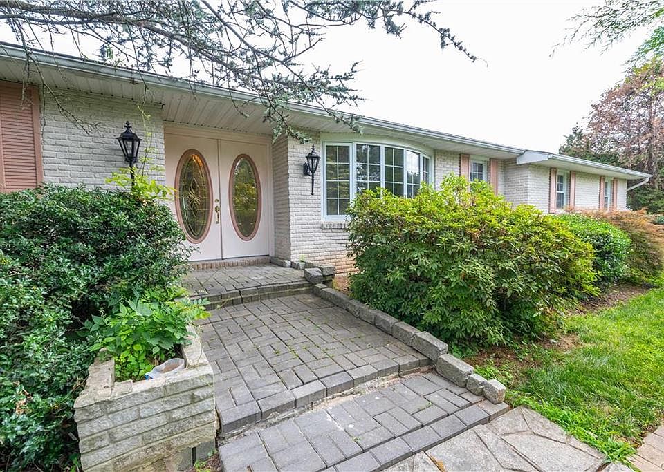 1st image of 101 Ramblewood Dr