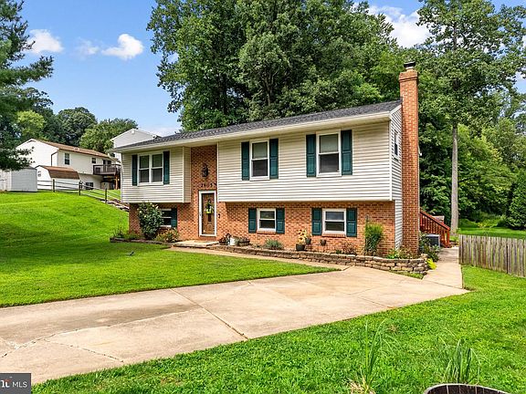 2nd image of 2805 Merrick Way