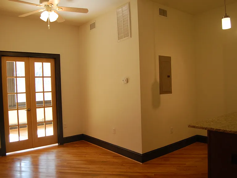 420 E Grace St — Photo 14