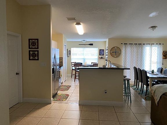 4th image of 1012 Cannes Dr