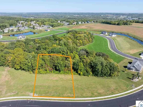 18 S Pointe Ct N, Mankato, MN 56003