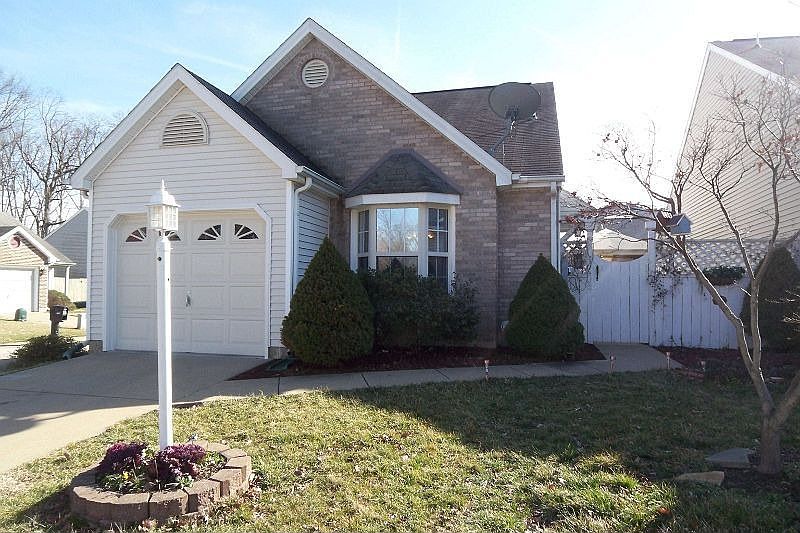 1st image of 3809 Park Ridge Dr