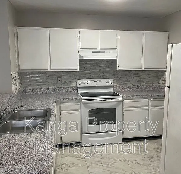 11425 NW 35th St — Photo 4