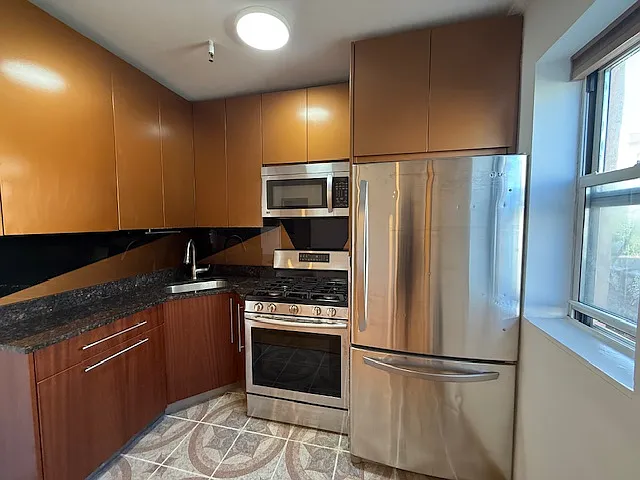 72-12 65th Pl #1 — Photo 2