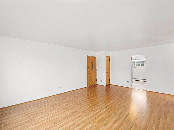 4th image of 1115 N Harlem Ave Front 2C