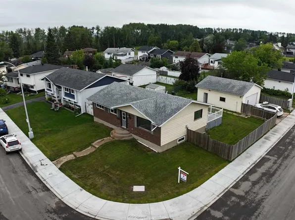 102 NE Hinge Bay, Wood Buffalo, AB T9H 3W8