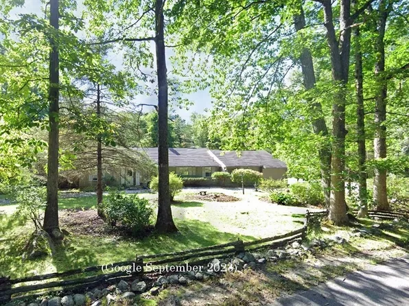 16 Thayer Rd, Monson, MA 01057