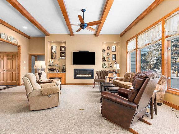 Details thru-out Great Rm