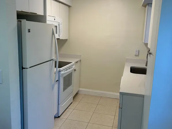 2217 NE 2nd St, Pompano Beach, FL 33062