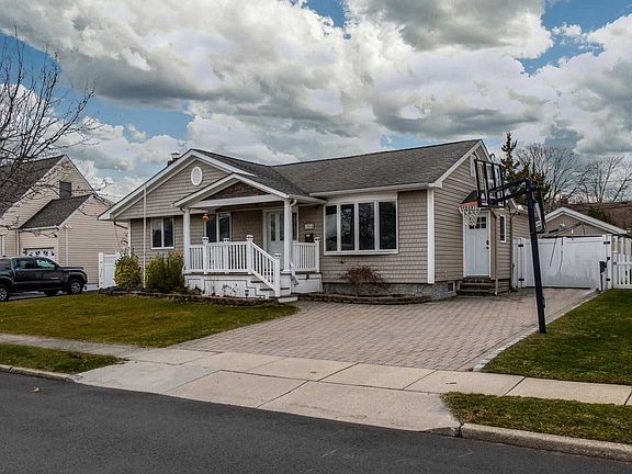 2nd image of 4054 Maywood Dr