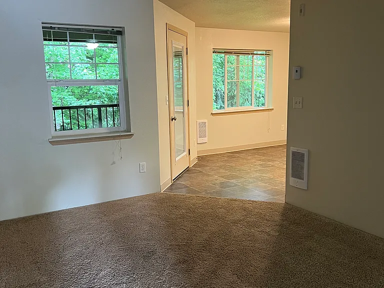 Westwood Commons — Photo 15