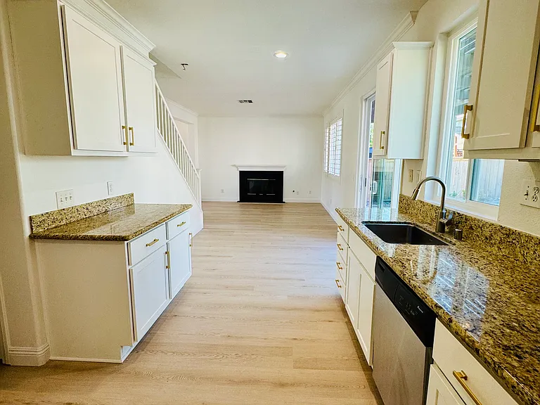15 Ametrine Way — Photo 10