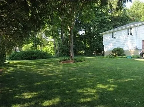 3 bed, 1.5 bath, 2128 sqft, $5,000 — Photo 2