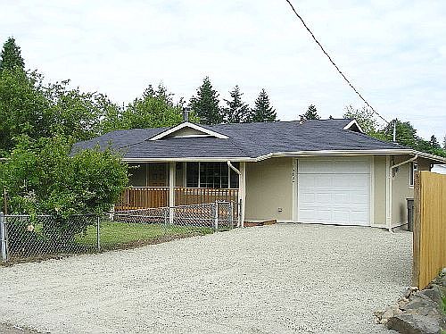 Large Lot, Single Car Garage