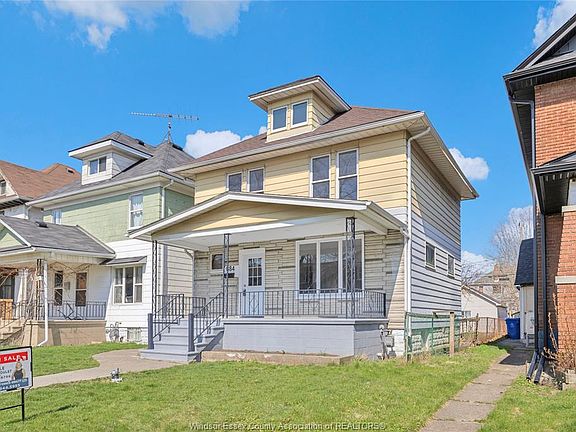 2nd image of 884 Moy Ave