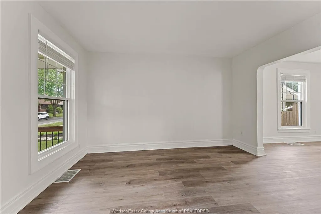 3 bed, $2,300 — Photo 3