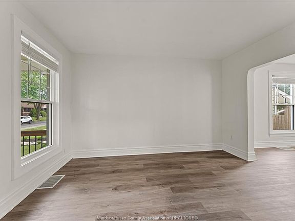 4th image of 1215 Lincoln Rd
