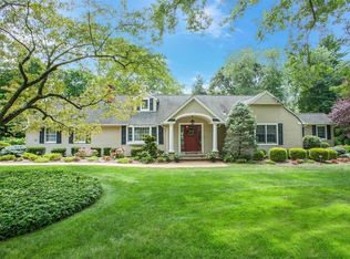10 Richard Ln, Huntington, NY 11743