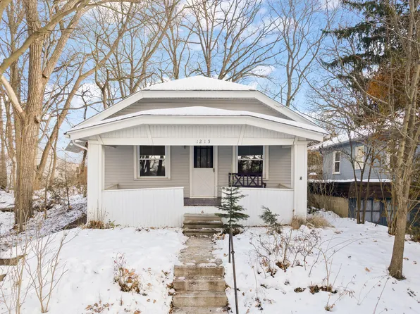 1215 Loeser Ave, Jackson, MI 49203