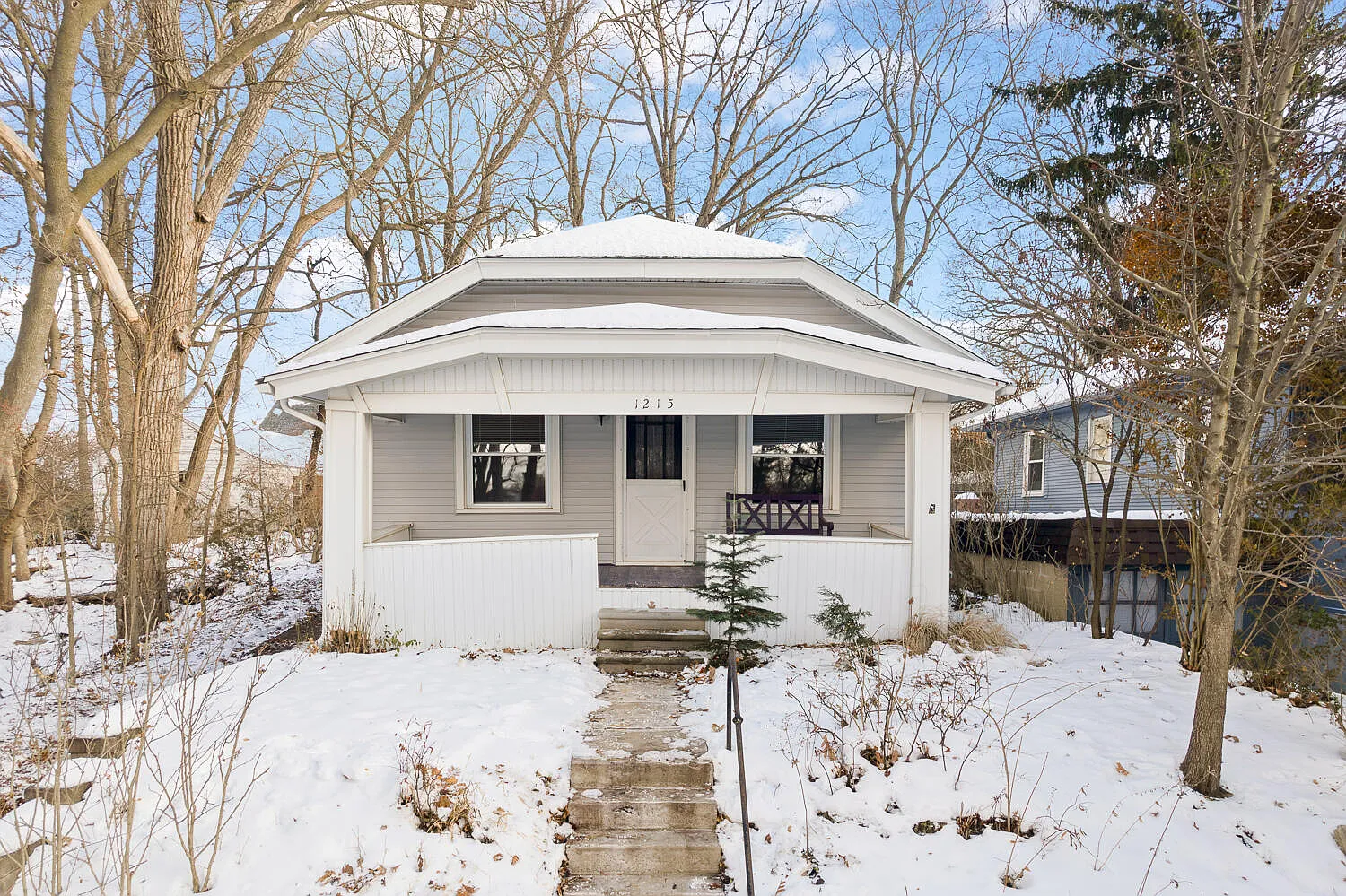 1215 Loeser Ave photo 1