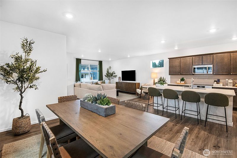 5th image of 4224 SW Loften Street