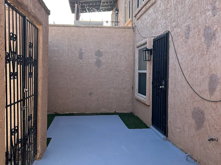 10605 Cuatro Vistas Dr #C — Photo 20