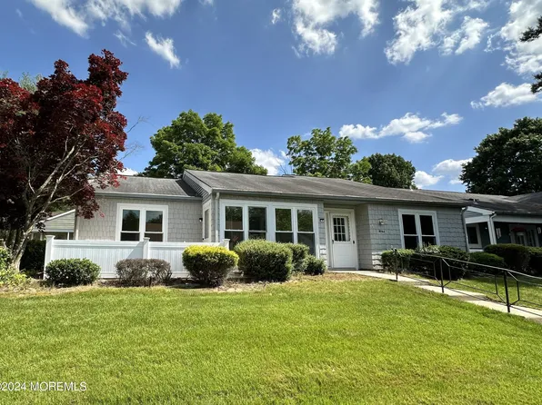 806 Westminster Court #A, Manchester, NJ 08759