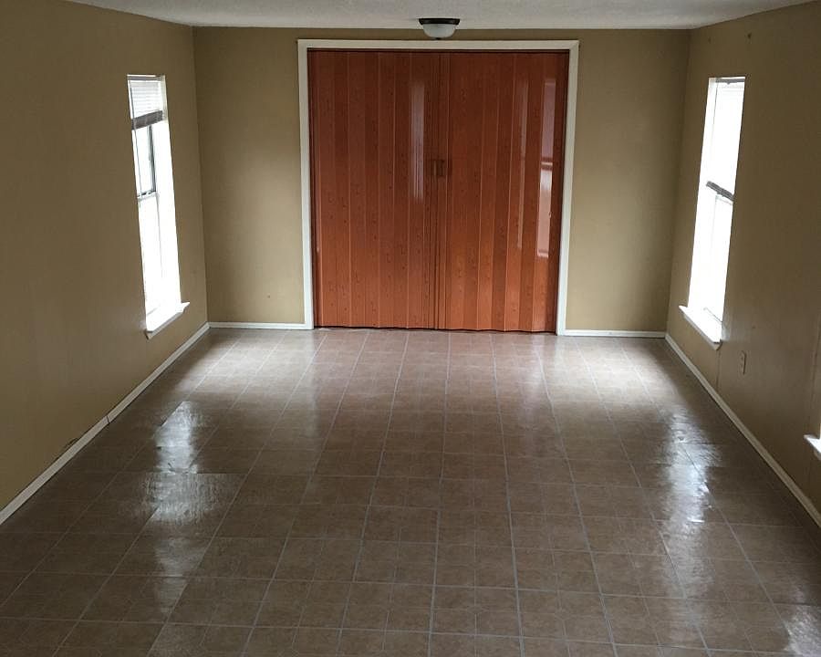 1st image of 814 E Barton Ave