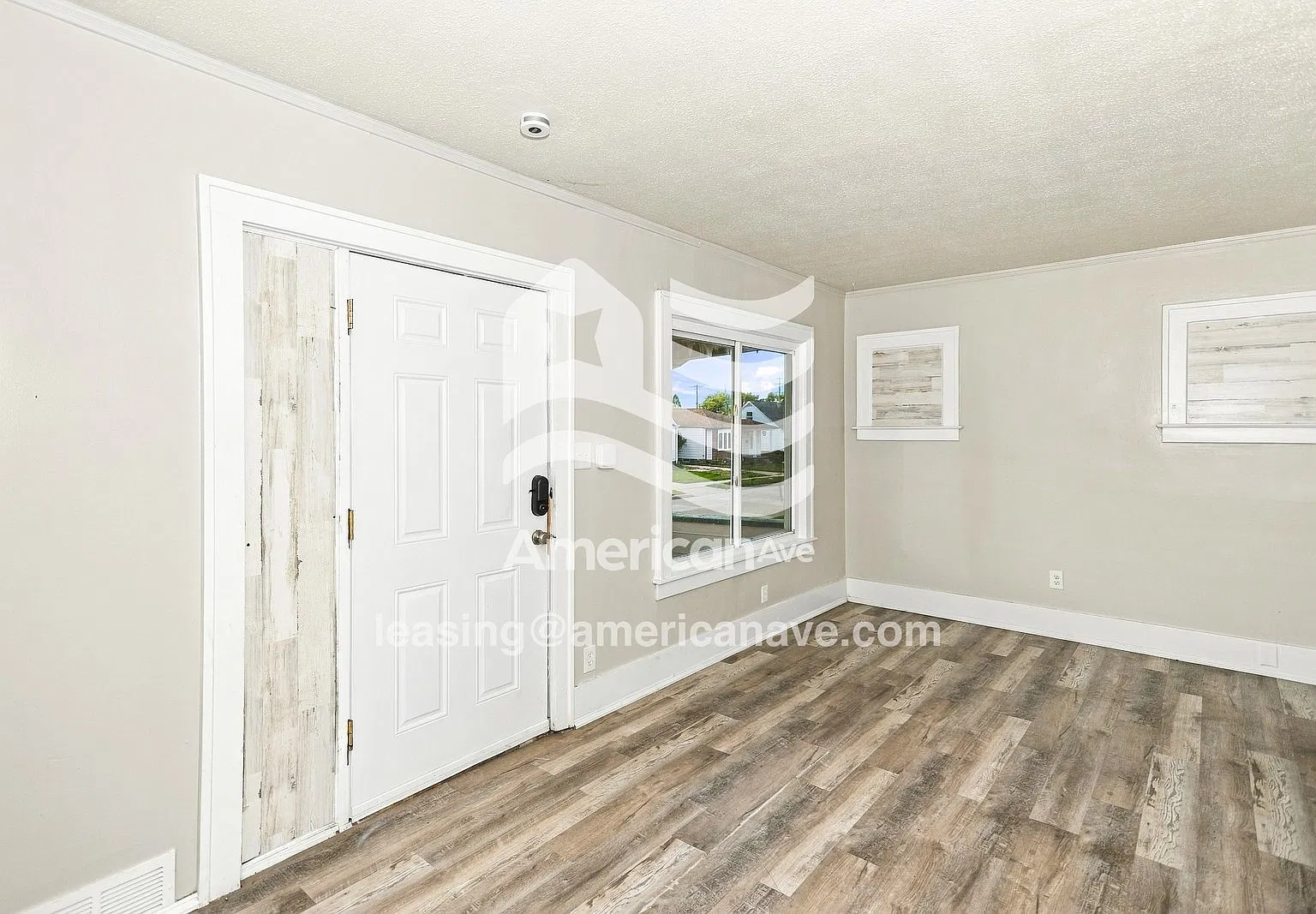 3 bed, 1.0 bath, 996 sqft, $1,347 — Photo 3