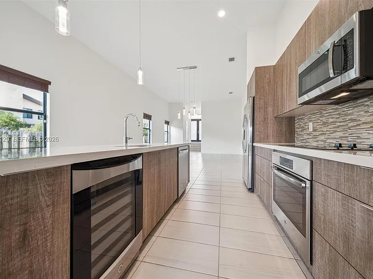 7635 NW 103rd Pl — Photo 16