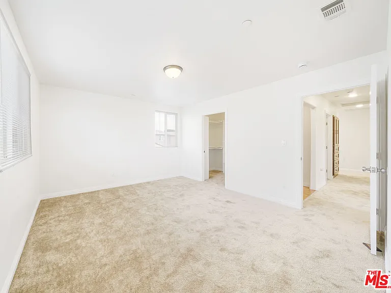 838 E 80th St #838 — Photo 13