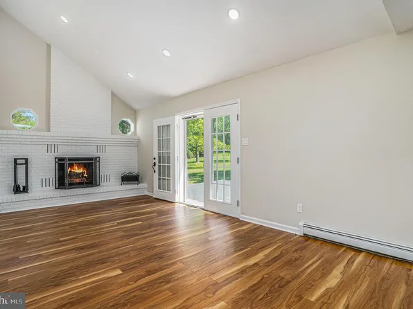 828 Evansburg Rd, Collegeville, PA 19426