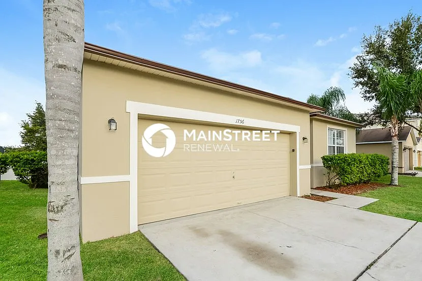 1756 Strathmore Cir — Photo 2