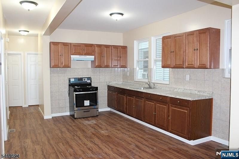 1st image of 100-102 Lyons Ave