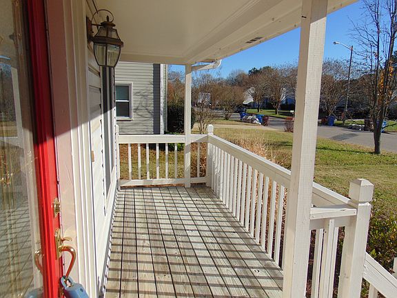 4th image of 544 Royal Grant Dr