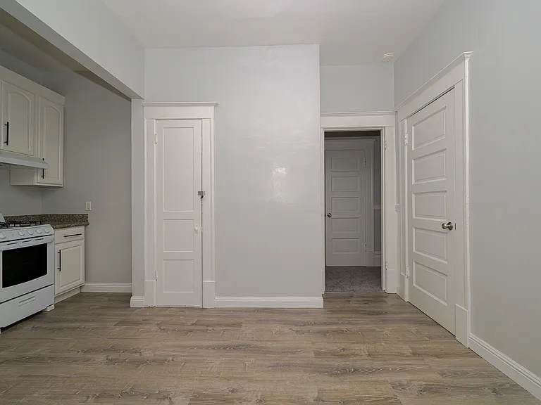 1535 Larkin St #B — Photo 4