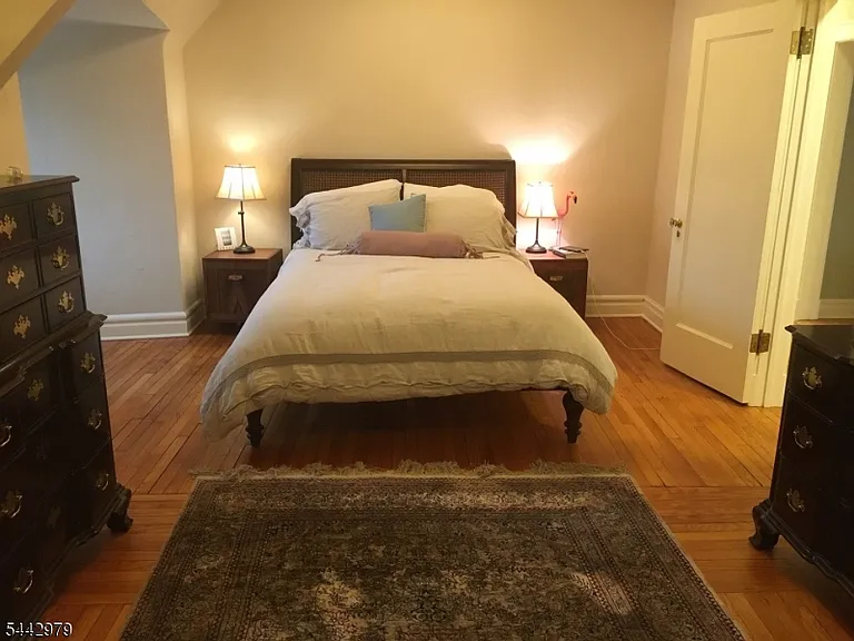 1 Laurel Pl — Photo 12
