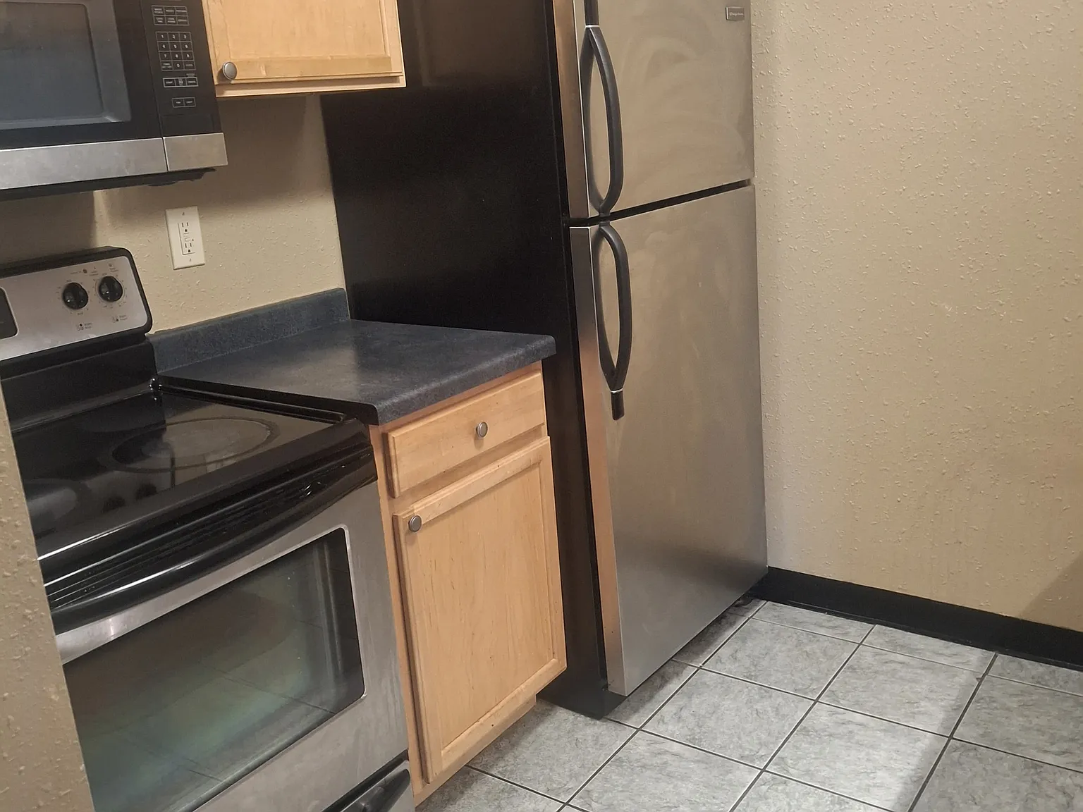 2 bed, 964 sqft, $1,550 — Photo 3