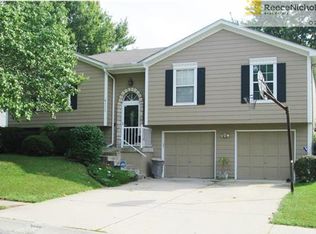 5026 NW Lampost Rd, Blue Springs, MO 64015