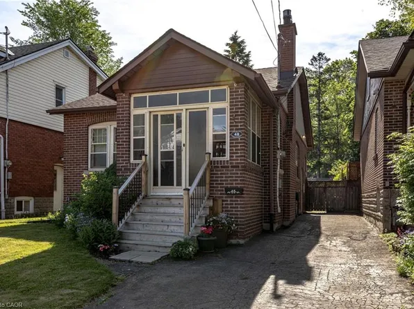 48 Longwood Rd N, Hamilton, ON L8S 3V4
