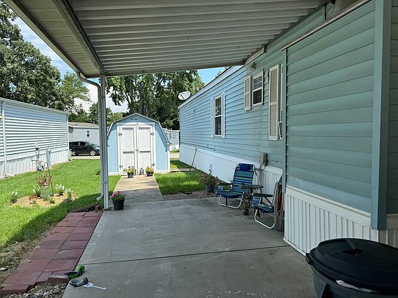 3rd image of 1332 Douglas Ave Trailer 23