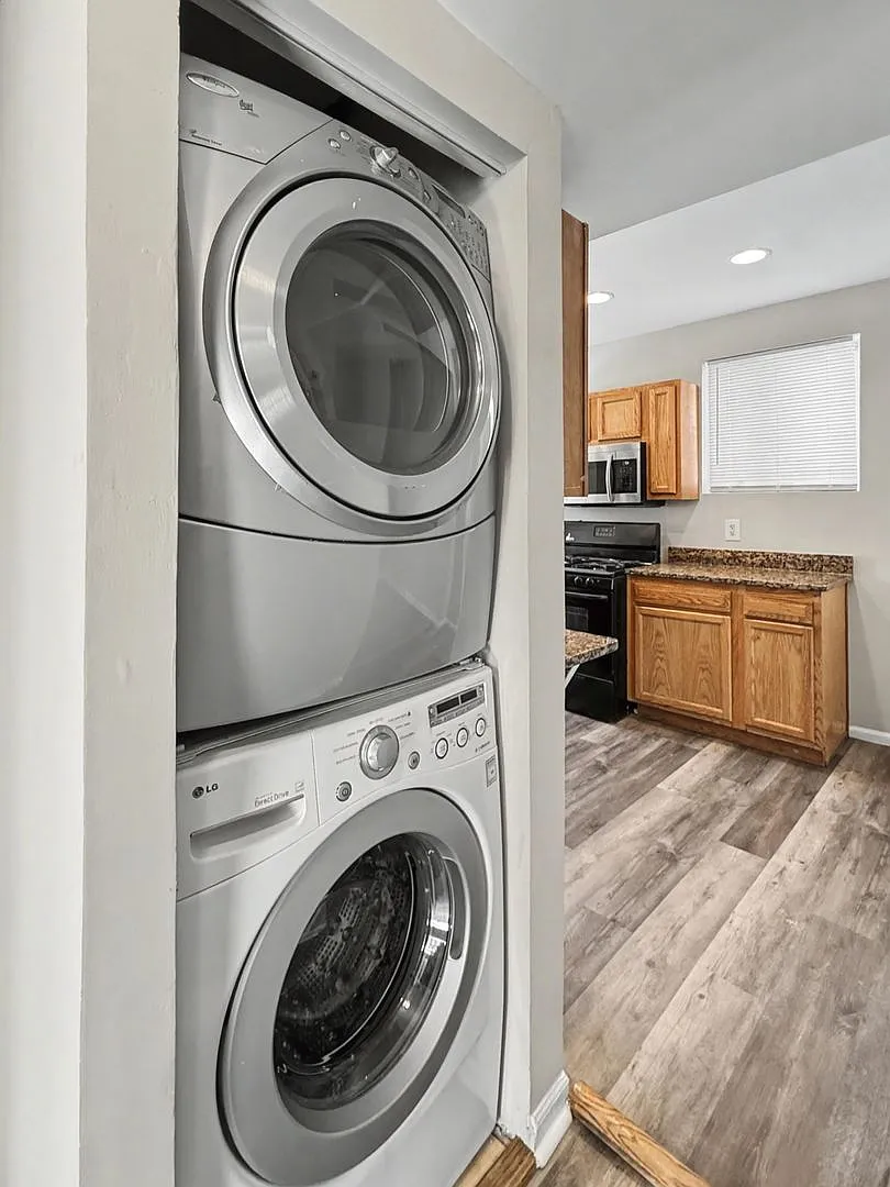 Refreshed 3BD 1BA Home with Parking! — Photo 3