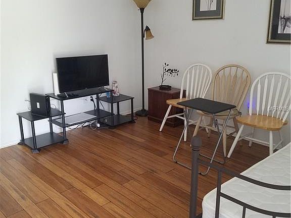 5th image of 14104 Village View Dr