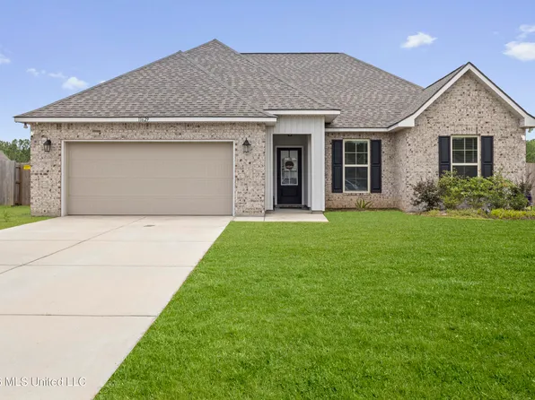 11629 Rosalie Pl, Ocean Springs, MS 39564
